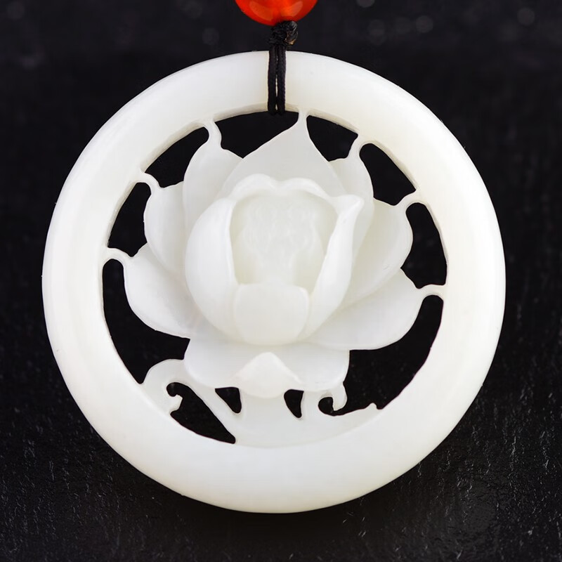 宛真玉(wanzhenyu)和田玉吊坠 手工镂空雕刻 花中王者洁白牡丹 寓意