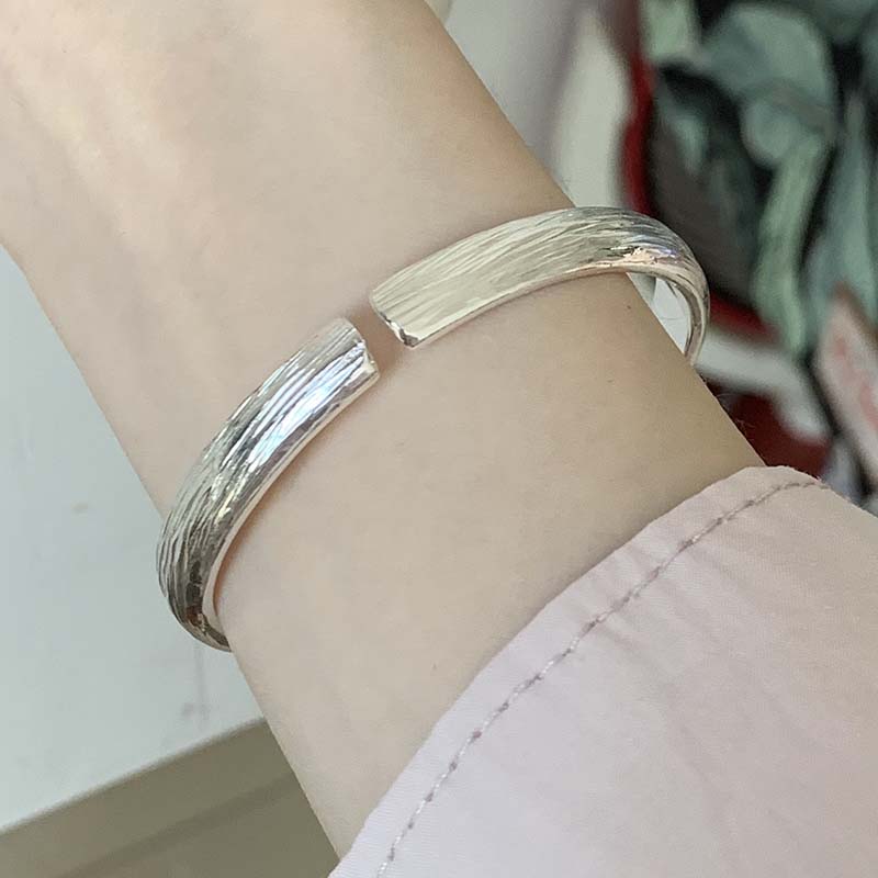 芙蕖99足银手镯银河之光开口锤纹女款足银手环手工定做礼物 25克请