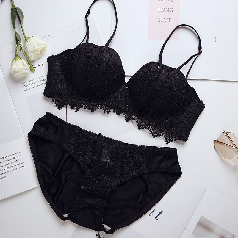 零虹轻奢秋冬季新款内衣女小胸聚拢无钢圈性感大码收副乳调整型胸罩美