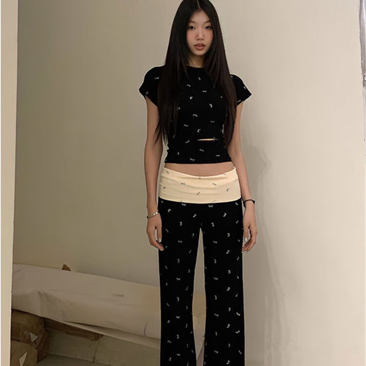 恪信破洞牛仔裤女宽松哈伦裤女重工韩系套装女撞色蝴蝶印花上衣茶系穿