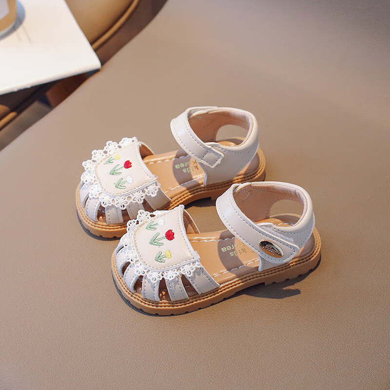 围画2024夏季1到6岁女童凉鞋软底网红包头宝宝鞋三岁公主绣花鞋 米