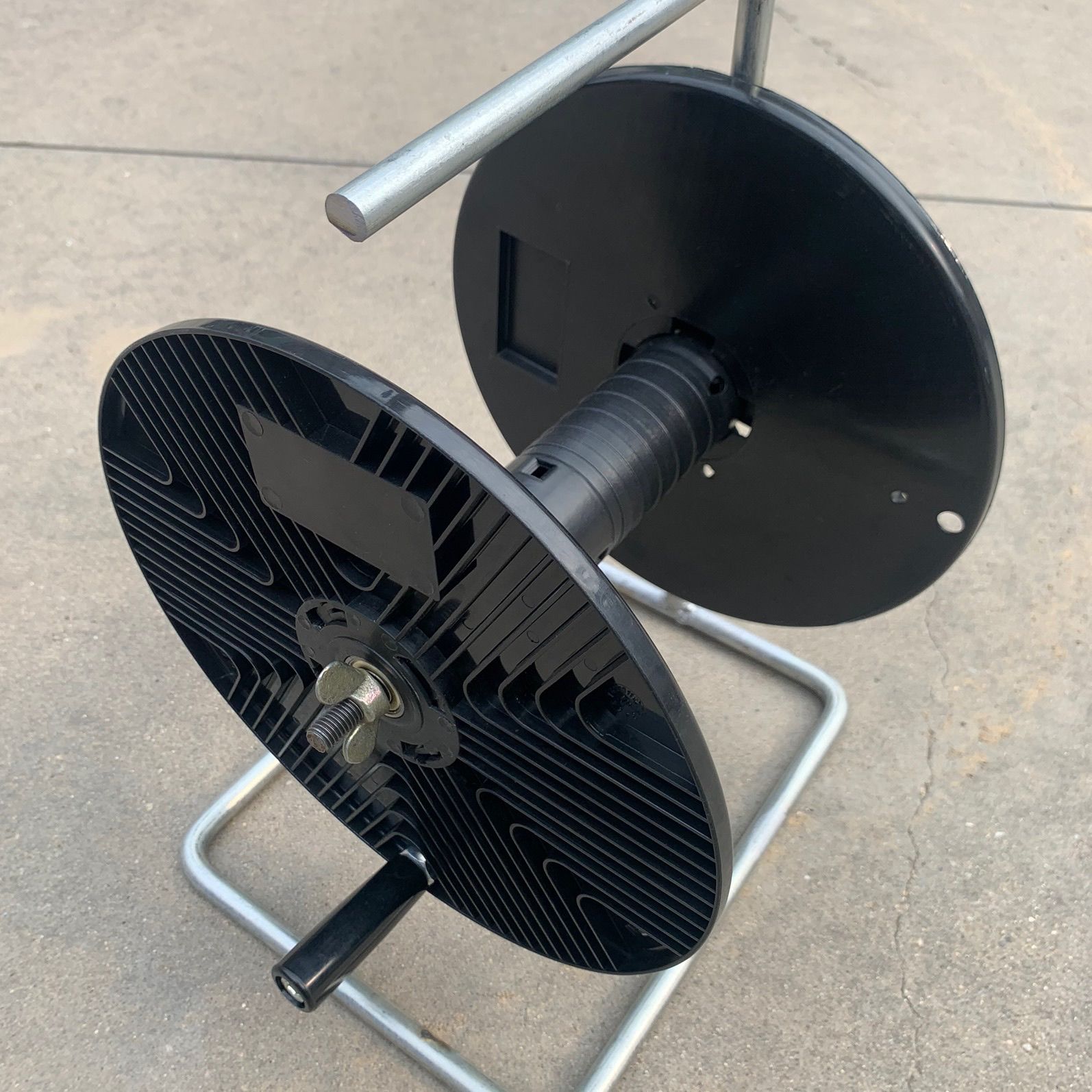 梦茜儿卷线盘收线盘绕线轮手摇收线轮收线100米线盘便携线轱辘电线收