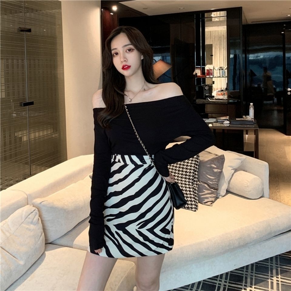 含彬一字肩上衣女ins潮春秋露肩心机长袖t恤紧身漏锁骨性感打底 黑色
