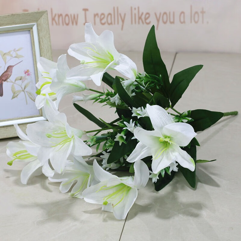 40厘米7头白色绢布百合花一束