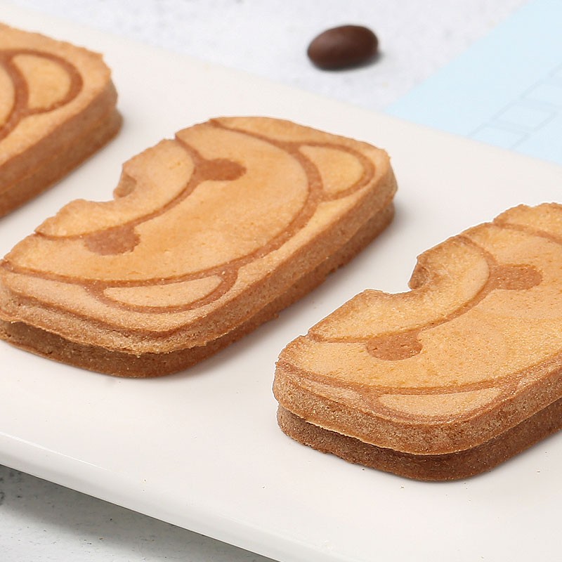 卡宾熊 凹煎饼4斤整箱小熊饼干休闲零食年货送礼代餐食品儿童早餐薄脆饼 蛋烤味