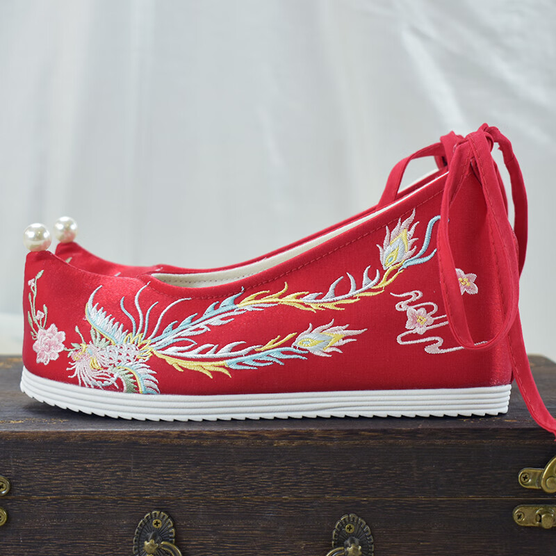 诚晟旭桐汉服鞋子女古装内增高红色绣花鞋古风翘头婚鞋秀禾鞋百搭结婚