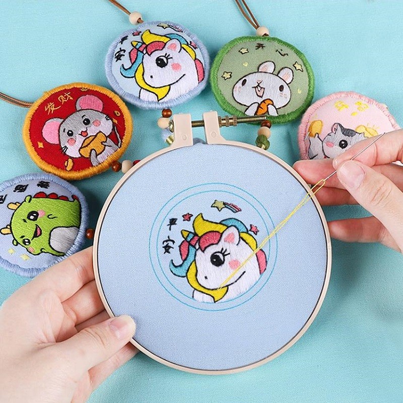 美岸刺繡diy御守平安福平安符獨(dú)角獸香包荷包創(chuàng)意禮物自己手工刺繡 獨(dú)角獸材料包+繡繃+填充棉