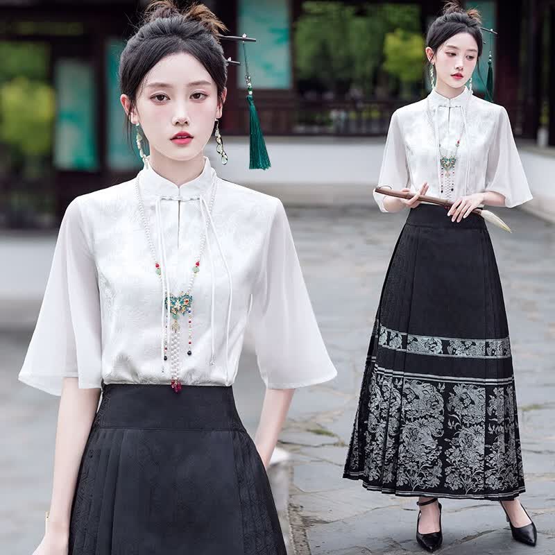倾卿日常新中式汉服成人女装改良盘扣复古国风织金刺绣提花上衣马面裙套装 白色上衣 L属于什么档次？