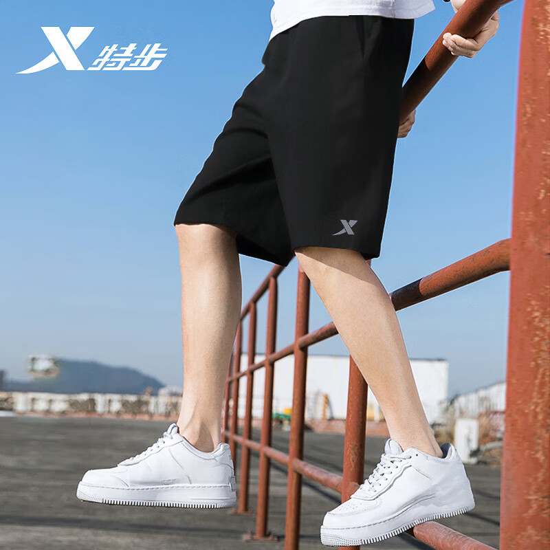特步（XTEP） 运动裤短裤男裤子夏季男士休闲中裤跑步服黑色速干短裤五分裤男 黑色-（梭织薄款） L /175【现货速发】