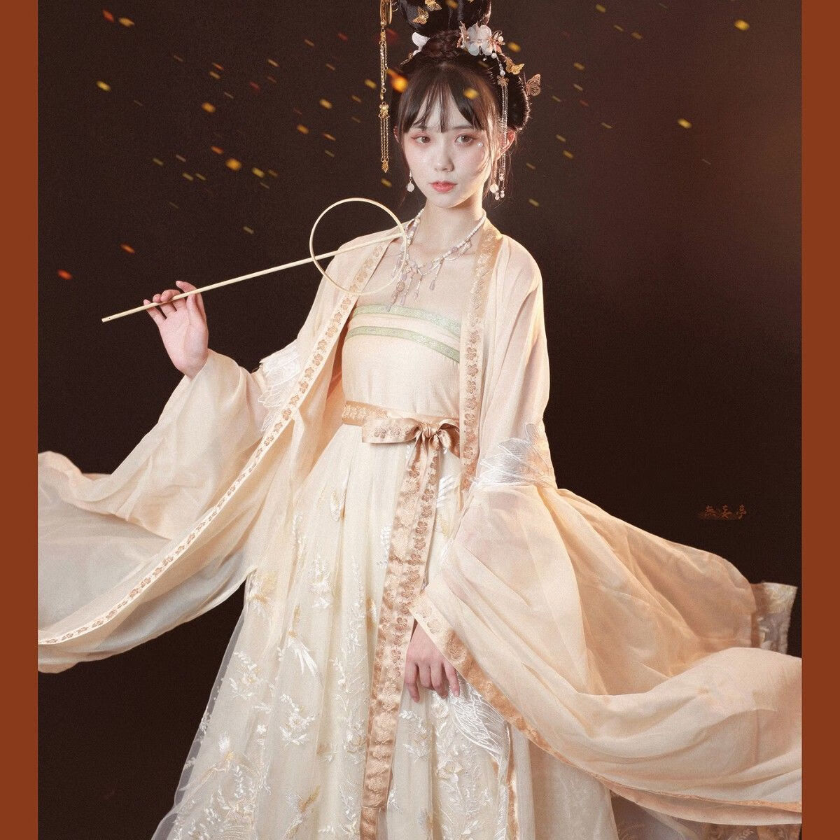 汉服新款加大码汉服2023年春夏姐妹唐制绣花诃子裙汉服闺蜜写真女装