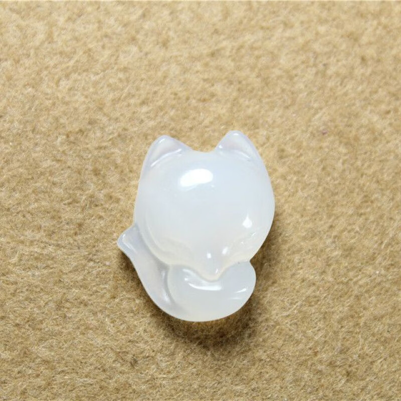 子龙玛瑙玉髓小狐狸吊坠挂件可爱萌狐旺桃花项链毛衣链玉石吊挂坠