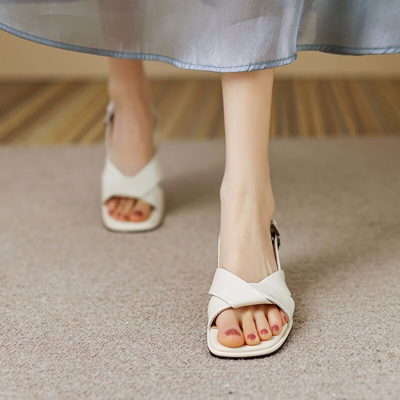 女士大脚凉鞋脚大脚宽低跟法式夏季女露趾大码女鞋41-43胖宽肥脚背高