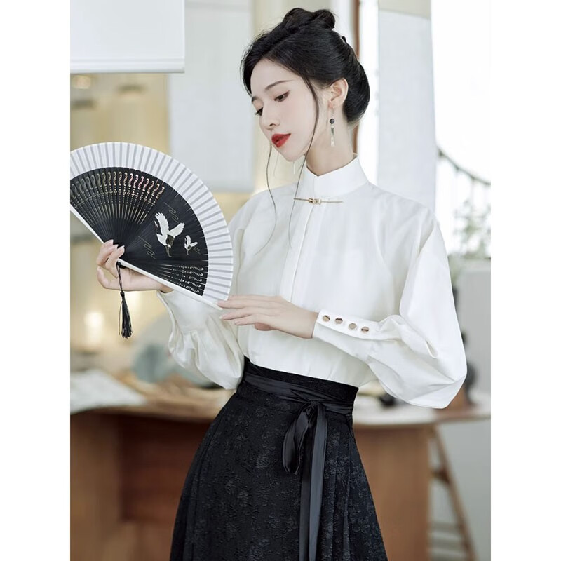 妃秀蝶汉服女配马面裙的衬衫中国风汉元素改良上衣夏季短袖新中式女装 白长袖+裙子 M属于什么档次？