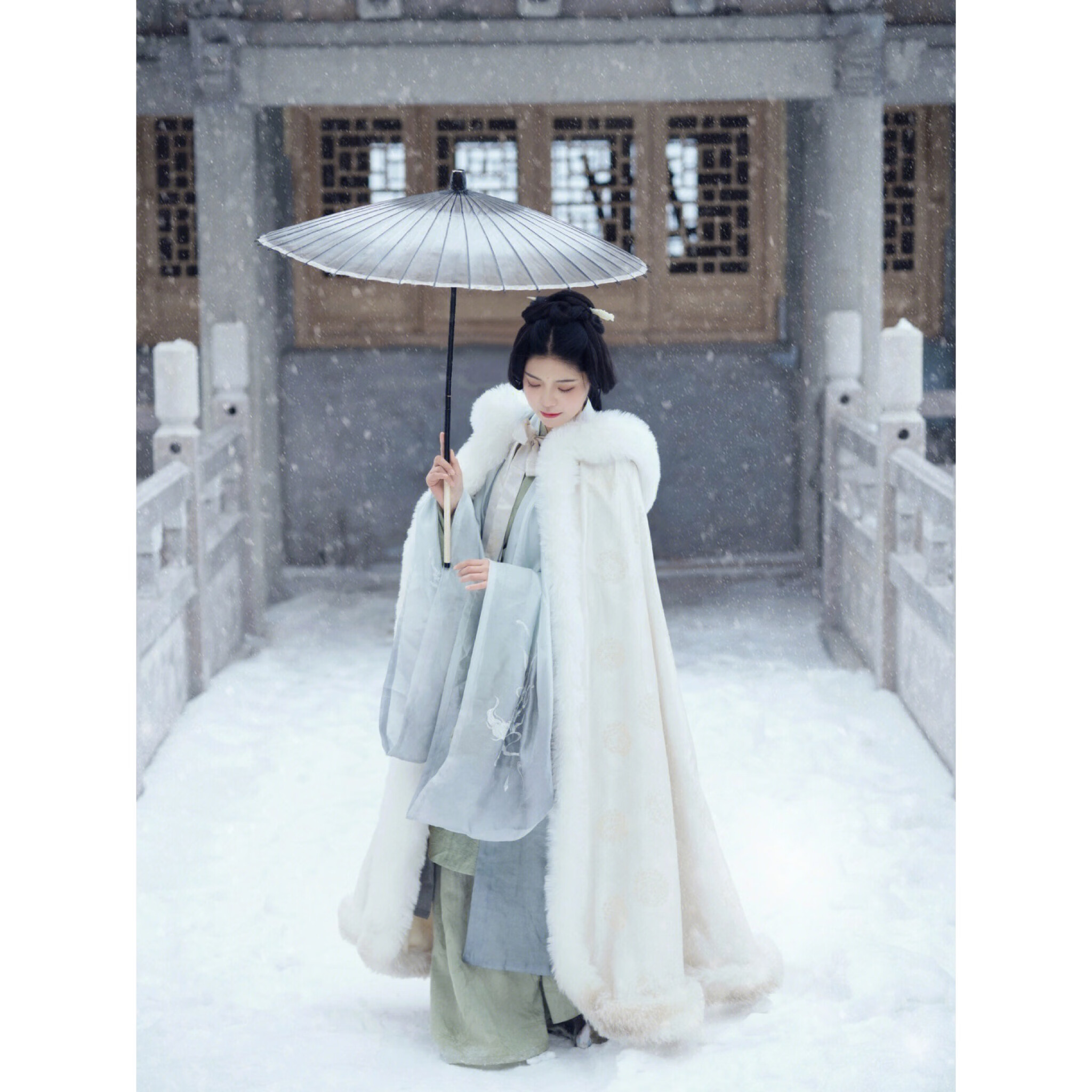 冬季古装女装斗篷外套汉服披肩古风加绒加厚大毛领长款连帽外套中国风