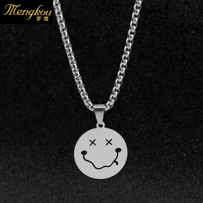 梦蔻 嘻哈钛钢搞怪笑脸项链幸运日微笑情侣款表情包吊坠毛衣链百搭
