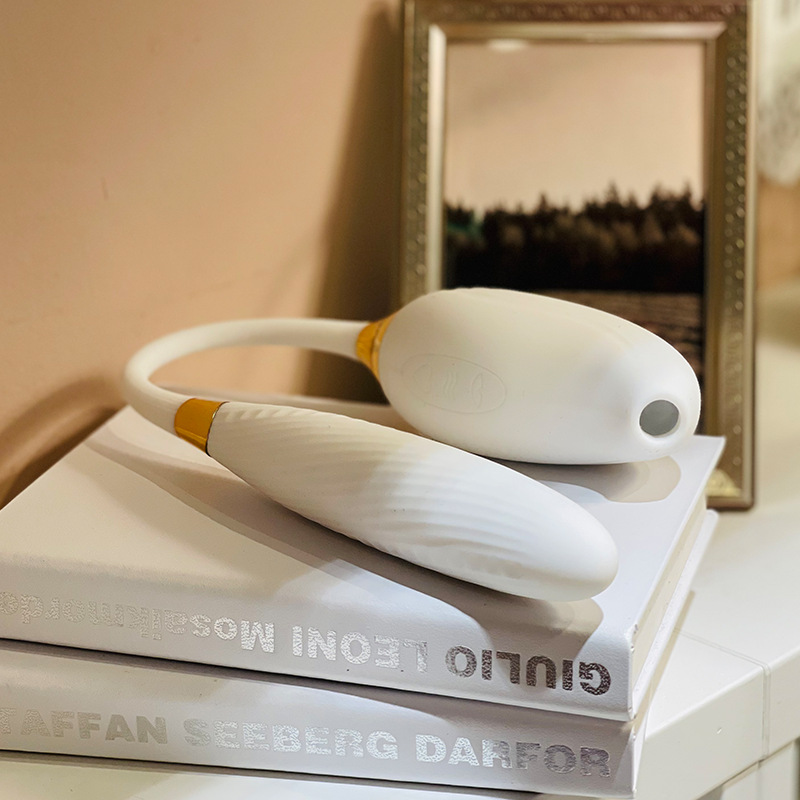 sexygirl秒潮失控跳蛋迷你小号不撑大私处便携静音app无线遥控炮机