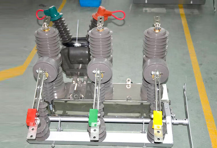 兴熔zw32-12g/630户外带隔离智能柱上10kv35kv高压真空断路器 3p 630a