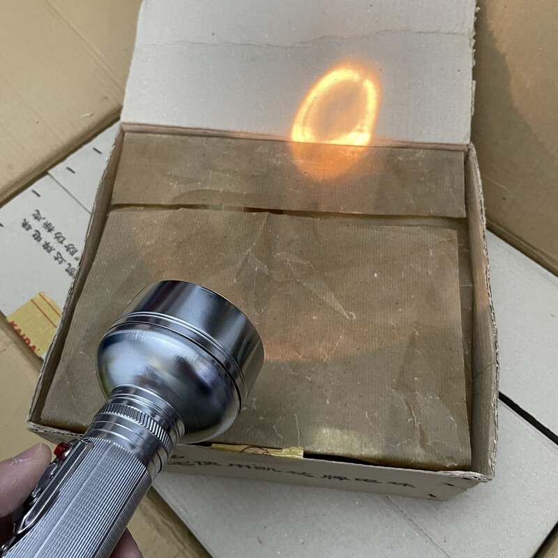 虎头牌手电筒库存老式3节1号电池全新手电家用道具暖光铁皮手电 长头