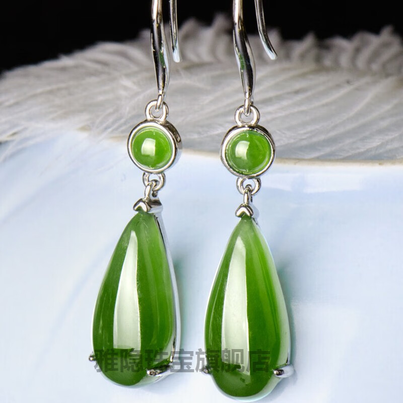 2025年翡翠耳坠哪个最好?这5款色泽艳丽、设计独特,送给自己的完美选择-图片5