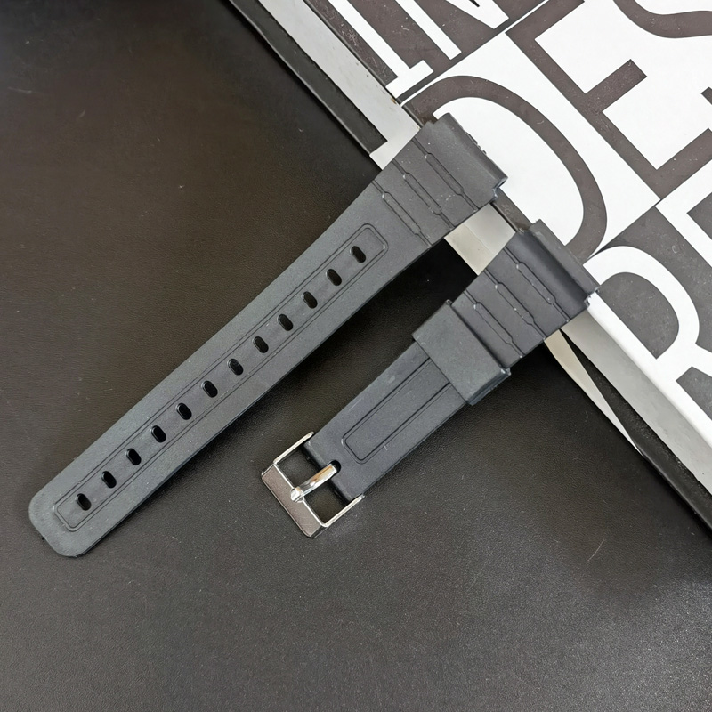 适用卡西欧表带方块f-84/f-91w/f-94/a158/168树脂橡胶黑色透明带