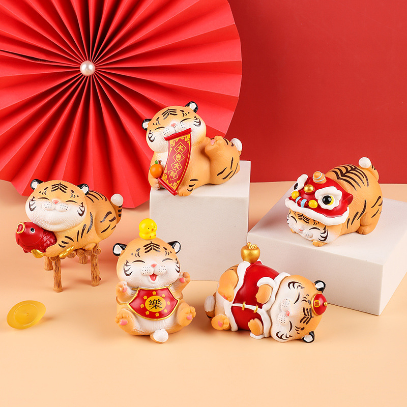蔓森鑫小老虎吉祥物盲盒手办生肖虎可爱公仔摆件办公桌面装饰男女孩
