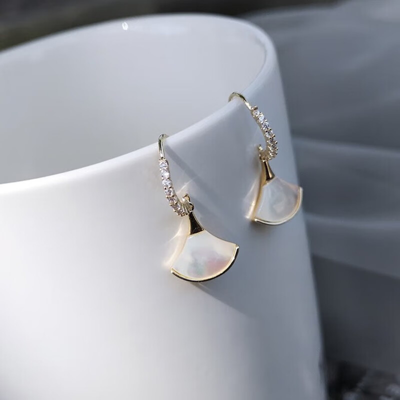 誉尚荣施华洛世奇锆贝壳扇子耳环女耳坠小众设计感气质银耳钉耳饰2024