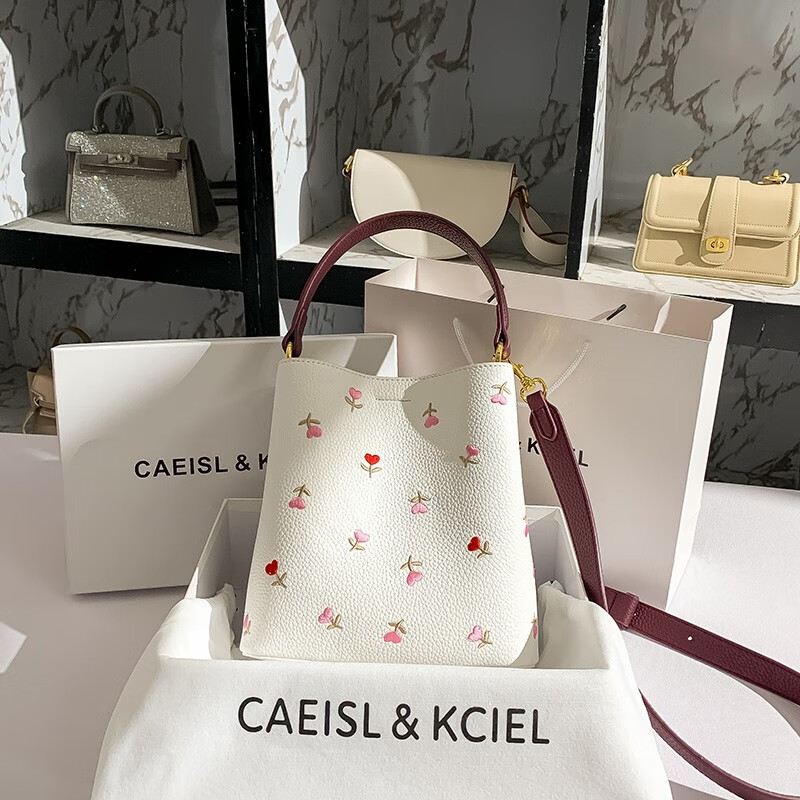 CAEISL & KCIEL官网小&ck2024新款女包小众高级感绣花水桶包女大容量手提斜挎包 收藏加购赠送礼盒