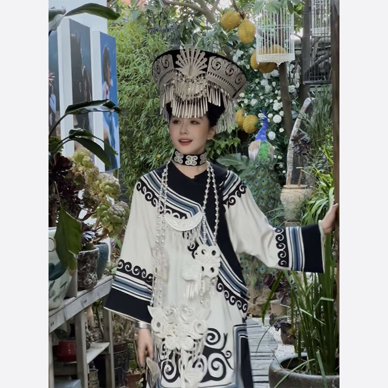 悦澈云南彝族服装女套装春季民族中式装中国风小个子茶系穿搭一整套白