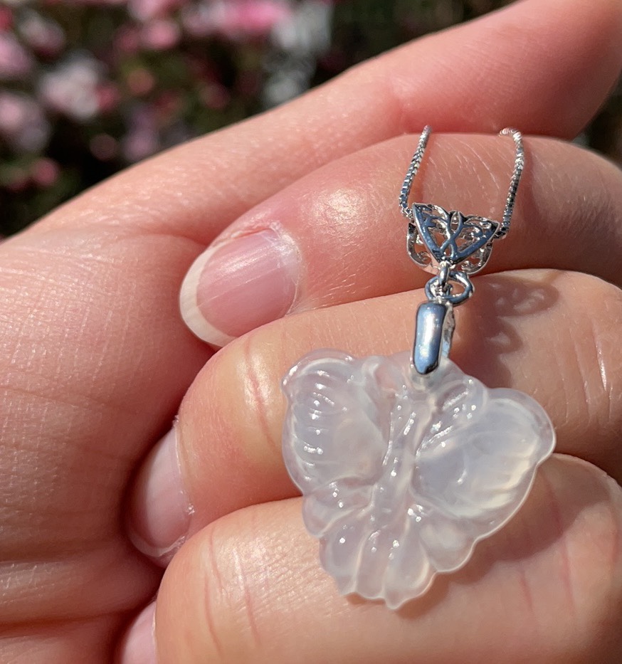 宝钰(k&k)缅甸翡翠冰种蝴蝶925银锁骨吊坠证书新款人气