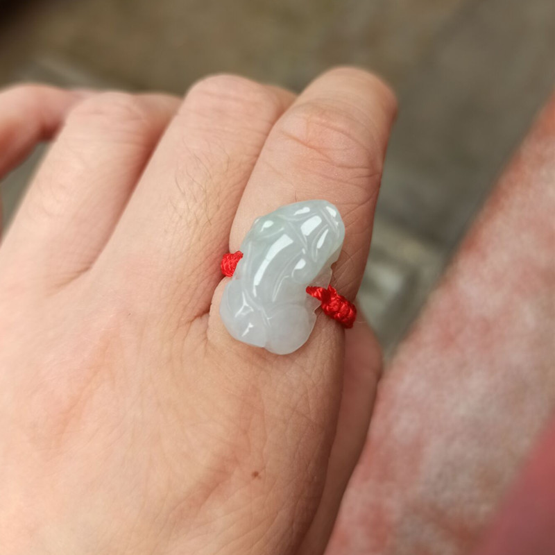 亲恒荟官方官方翡翠貔貅戒指女翡翠冰种红绳编织玉石小男款皮休