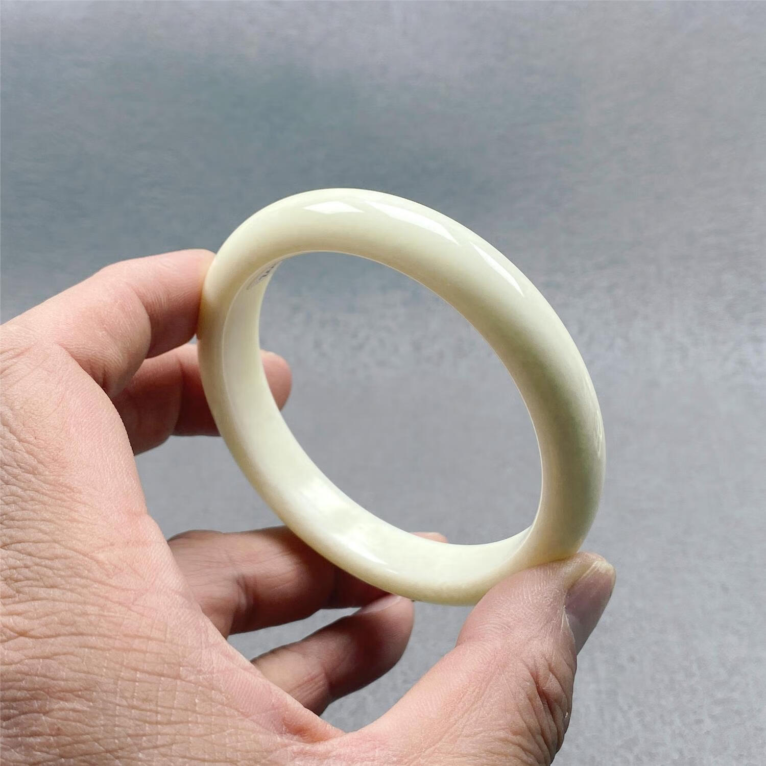 陌晨 moeycior西安兵马俑活玉天然蓝田玉手镯加厚女款细料米黄白色