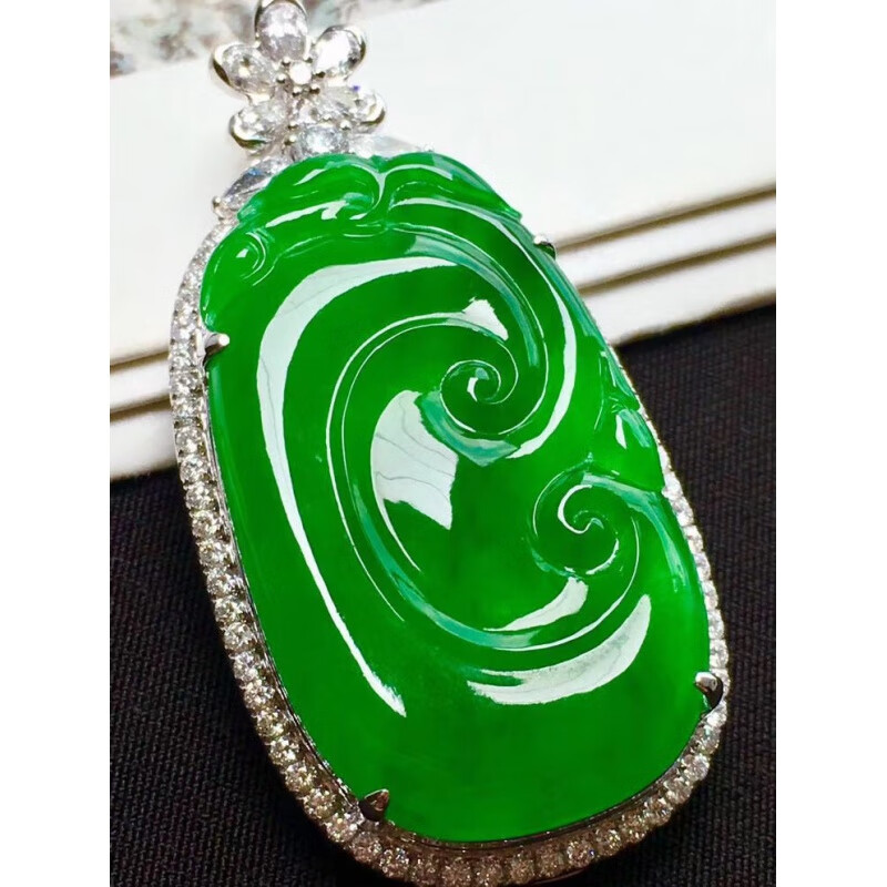 snqp飘绿如意镶嵌钻石翡翠吊坠玉佩缅甸冰种满色阳绿如意佛公挂件 意