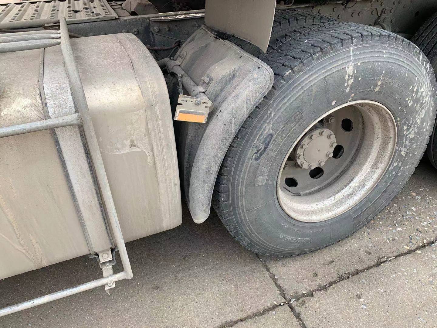 馨悠洁乘龙h7h5m5前后轮挡泥板驱动轮挡泥板重卡牵引车挡泥板 挡泥板