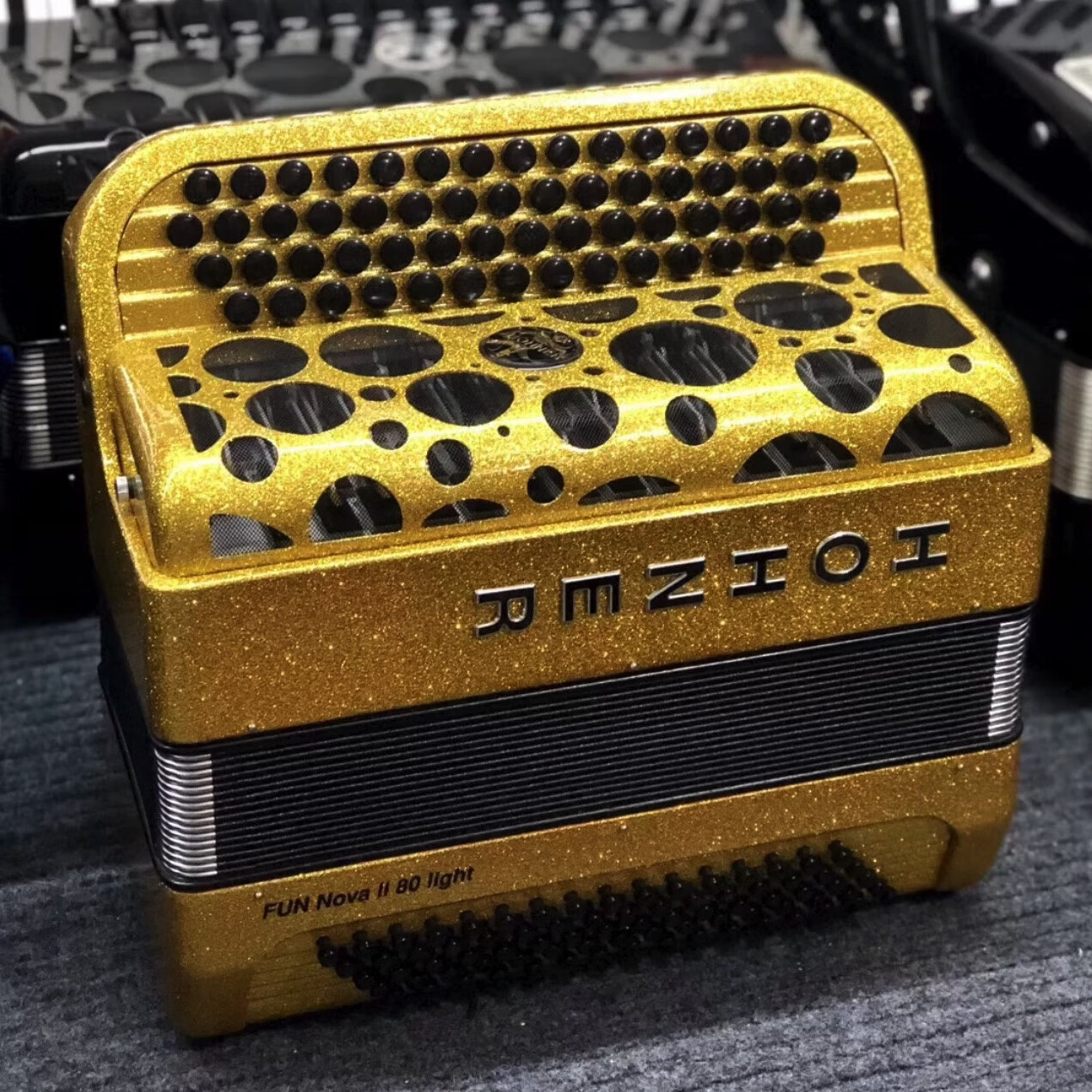 HOHNER80貝斯 德國(guó)霍納HOHNER牌最新款  流行巴揚(yáng)手風(fēng)琴專業(yè)演奏 80貝司金，黑，綠，紫