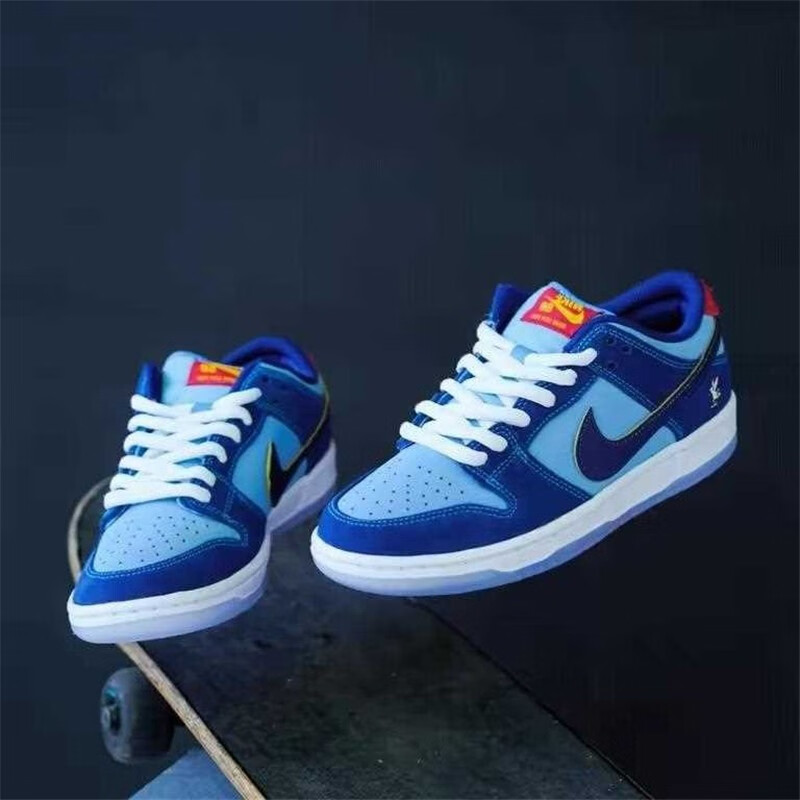 耐克nike sb dunk low 男子蓝白浅蓝色低帮联名休闲滑板鞋 dx5549-400