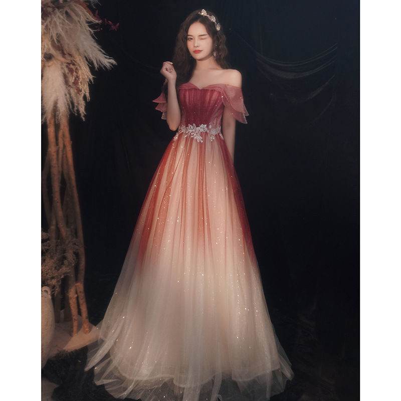 皇士皇妃酒红色敬酒服新娘2022宴会气质结婚礼服显瘦一字肩晚礼服裙女