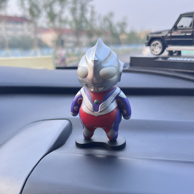 醉米(一件代发)发福胖奥特曼童年小迪迦手办q版本模型汽车车载摆件