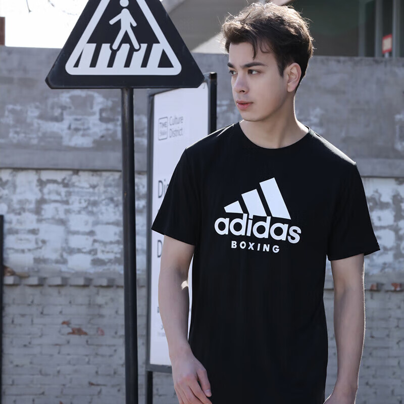 阿迪达斯 （adidas）短袖男2023夏季户外休闲运动服跑步健身速干T恤 黑/白 XL 