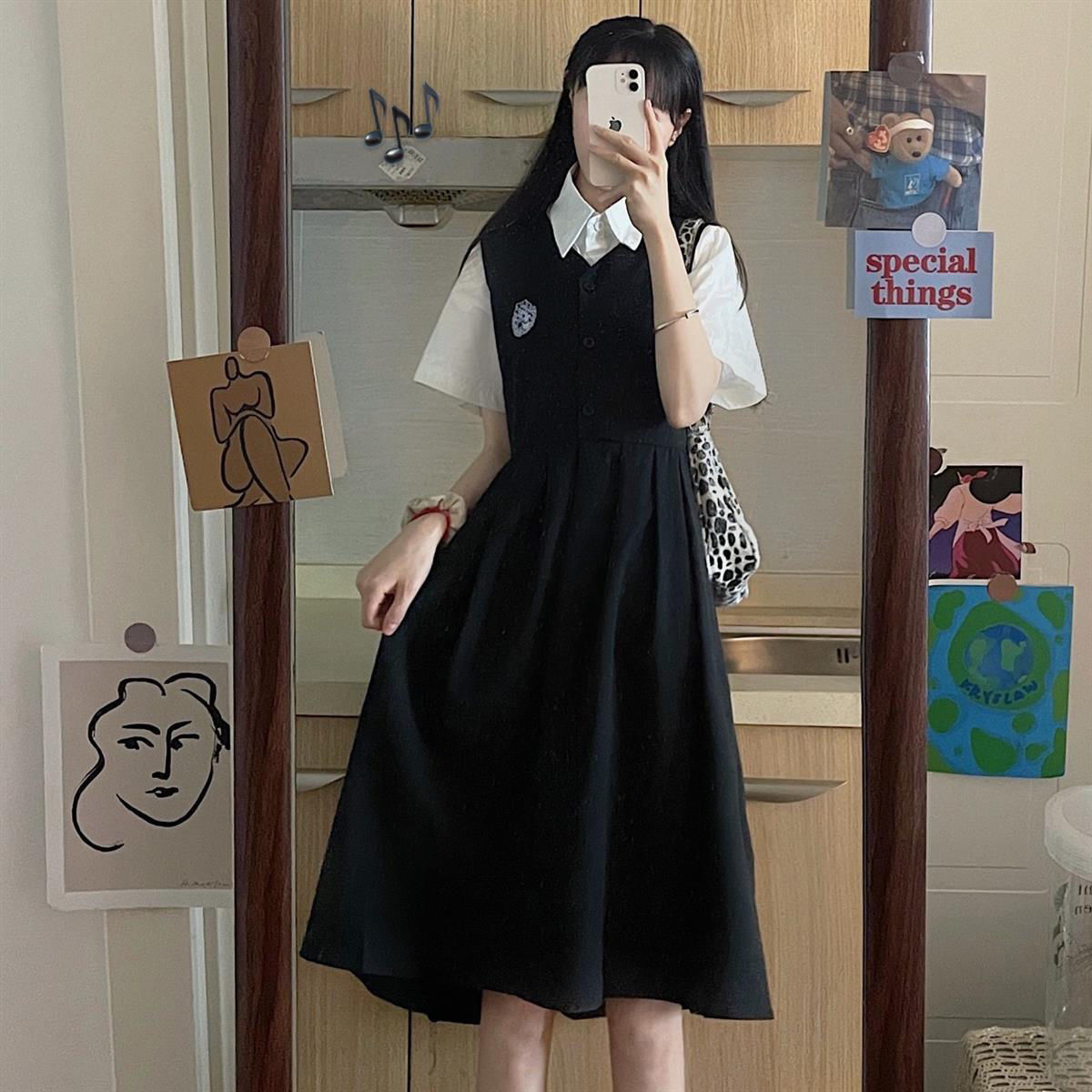 薇恋梦岚 两/单件学院风夏季2022年新款徽章刺绣百褶背带裙子减龄初恋