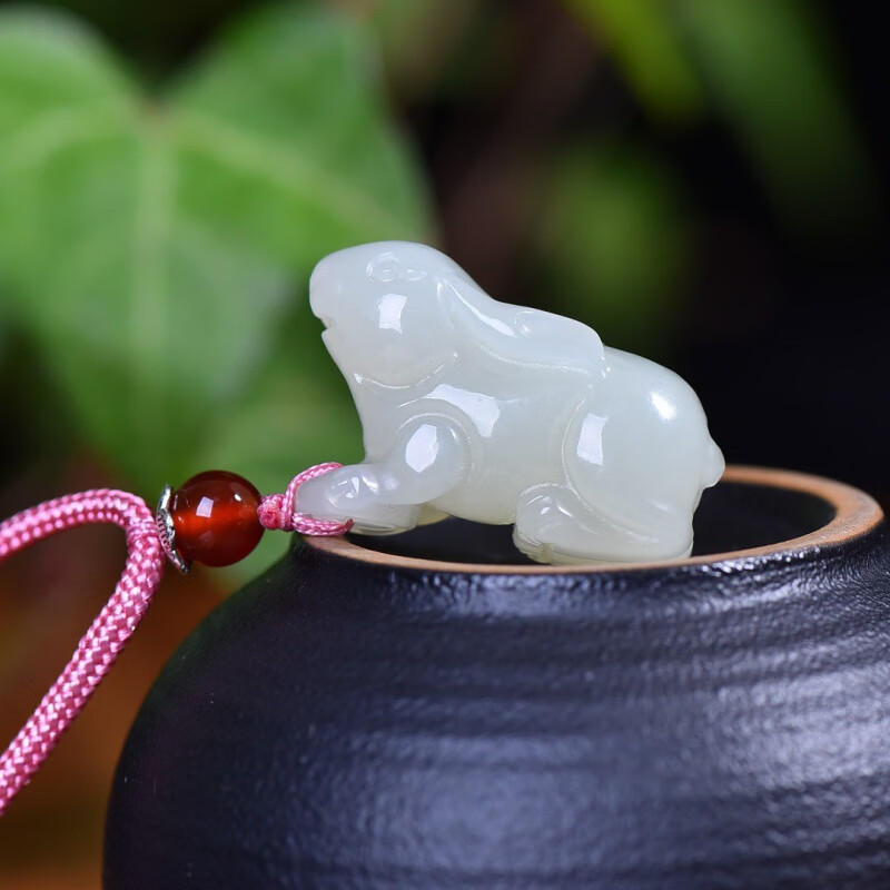 御漪和田玉生肖兔吊坠新疆白玉牌子动物挂件兔玉石项链挂坠 约19*28mm
