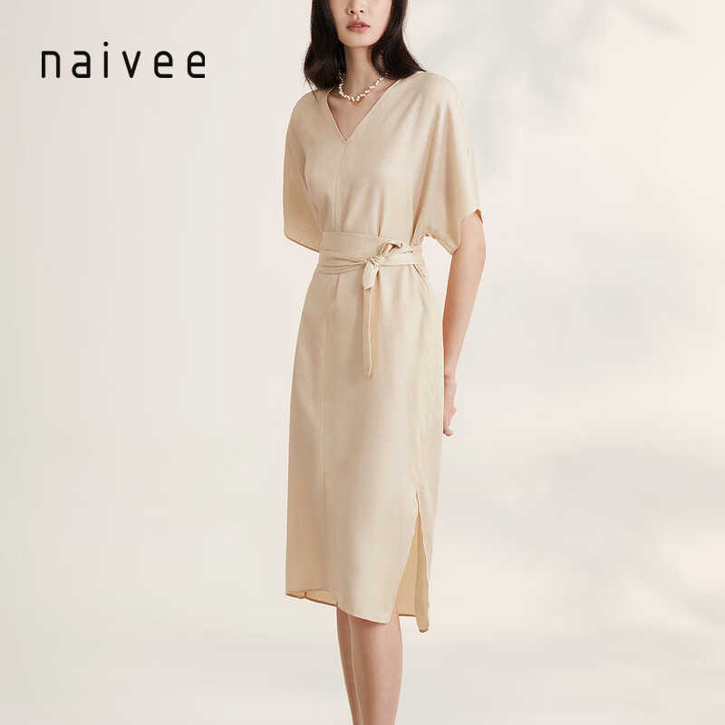 纳薇（naivee）商场同款naivee纳薇23夏新款知性时髦可拆卸腰带V领宽松连衣裙 浅米驼 165/88A/L