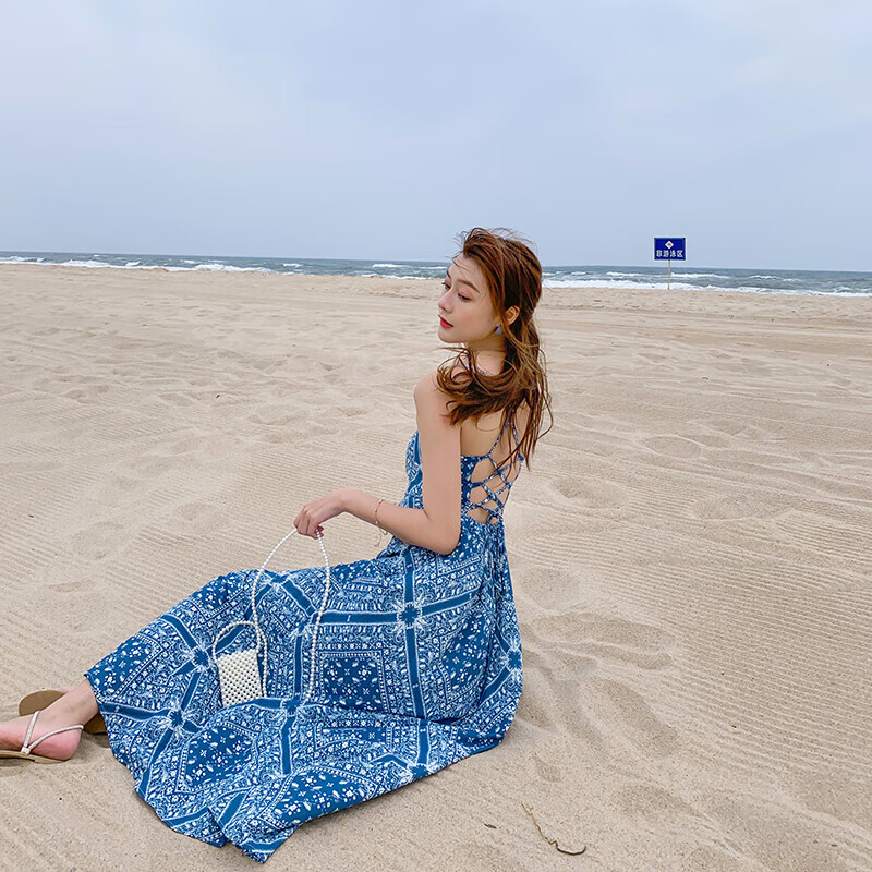亲在海边度假民族风禅意吊带连衣裙女夏波西米亚风沙滩裙泰国超仙露背