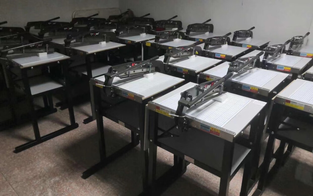 黍鱼定制布样机江浙沪手动裁布机裁切机锯齿裁样机断布机样卡 红色