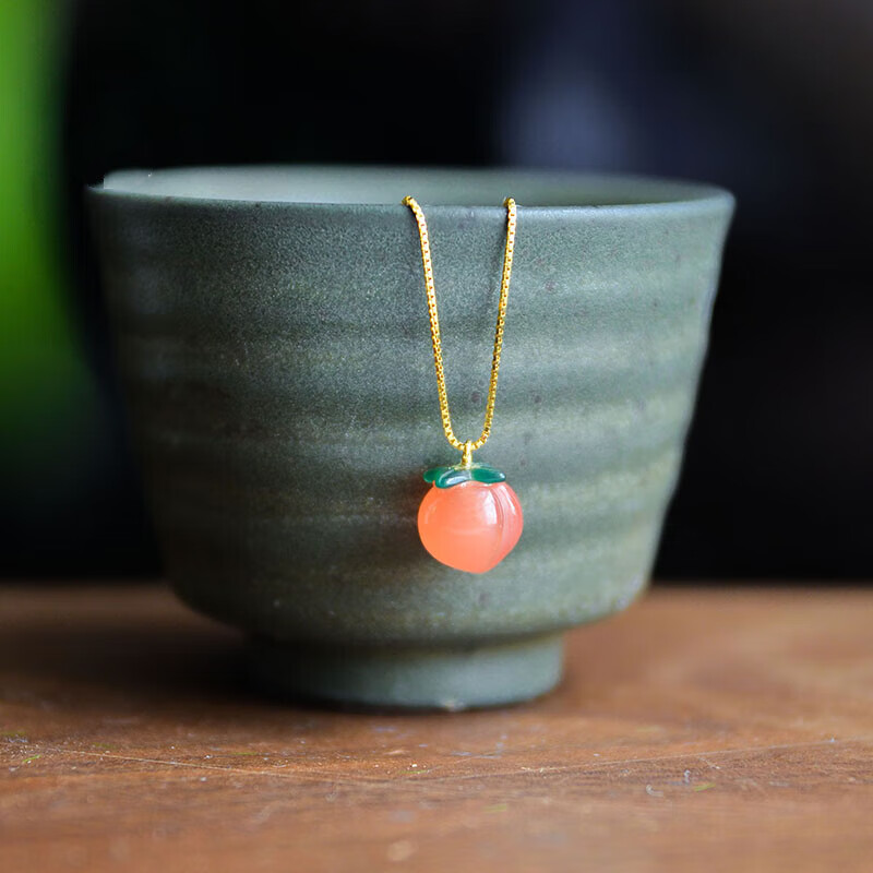 恋聚天然南红玛瑙水蜜桃项链女可爱玉石吊坠桃子礼物锁骨链 苏桃项链