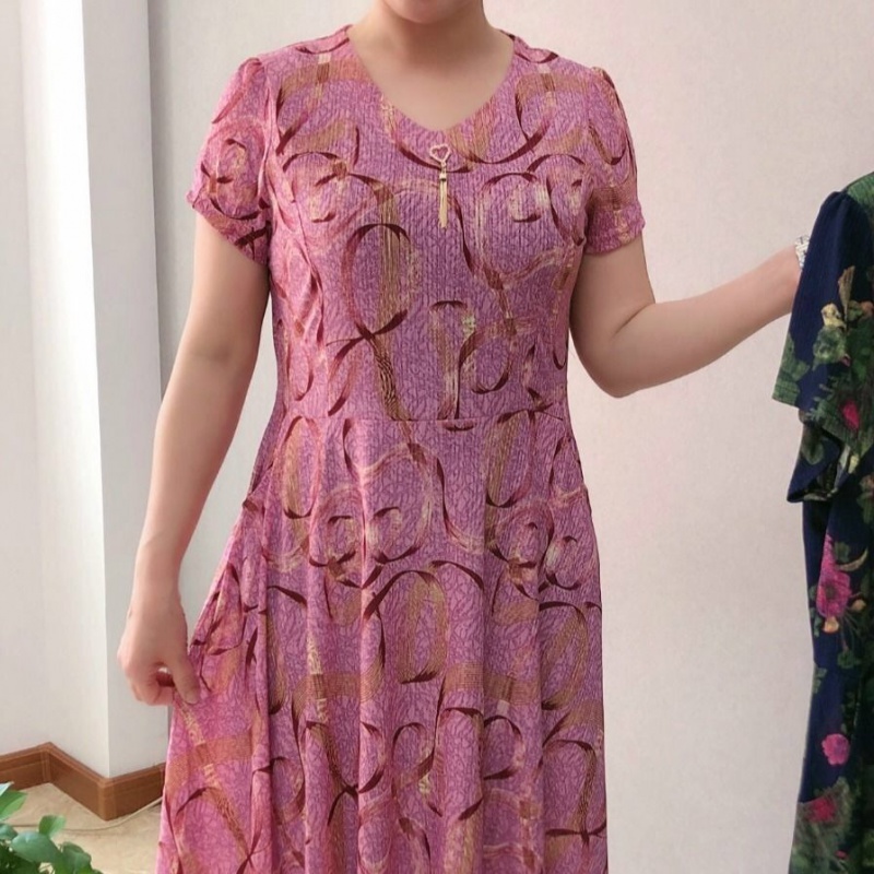 夏天大码连衣裙妈妈洋气高贵中老年女夏季新款气质显瘦遮肚过膝花裙子