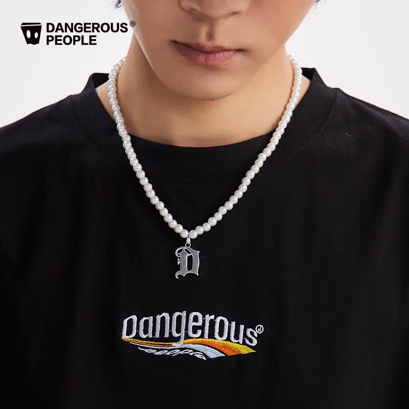 Dangerous peopleDangerouspeople薛之谦dsp合金字母D吊坠珠珠项链潮牌百搭配饰 白色高性价比高么？