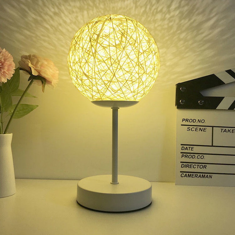 千惠侬登北欧网红台灯ins风卧室床头柜灯生日礼物 usb按钮开关藤球