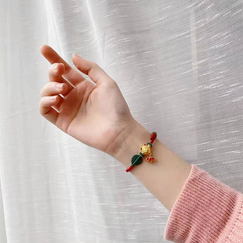 御龙镜珠宝 999足金波妞小金鱼黄金手链女转运珠本命年编织红手绳锦鲤