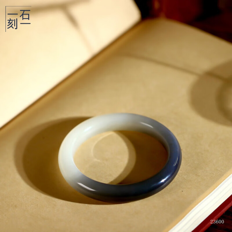 一石一刻新疆和田玉【水云间】精品和田玉烟紫诗韵镯细腻油脂