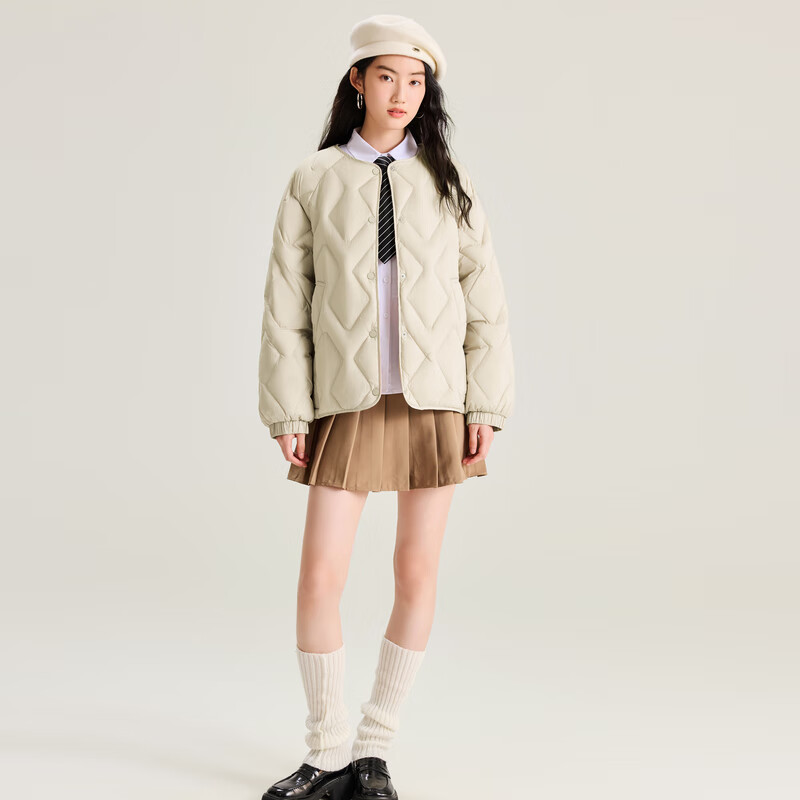 雪中飞新款时尚百搭经典斜插大口袋防风袖口保暖女士短款羽绒服女 奶茶米|7432 S /160/84A